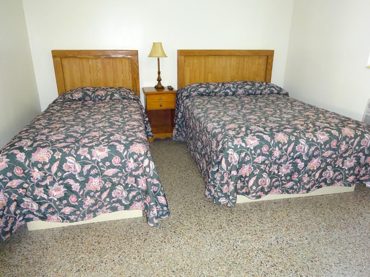 Motel Ebb Tide St. Pete Beach Esterno foto
